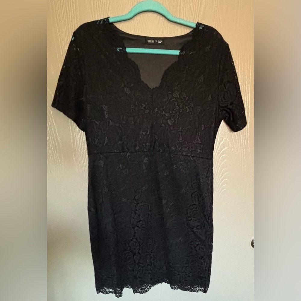 Black lace dress